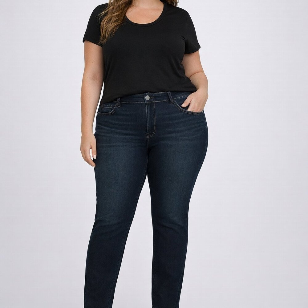 Torrid Women’s Size 26 Dark Wash Cotton Blend Jeans Straight Leg Stretch